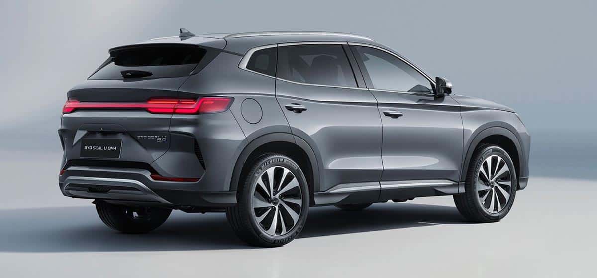 Ce SUV hybride dispose d'une autonomie de près de 900 km