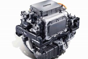 Deux des plus grandes marques de la planète fusionnent pour créer le moteur du futur : ni allemand, ni japonais