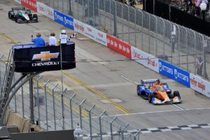 Scott Dixon triomphe à Detroit : une victoire stratégique en IndyCar