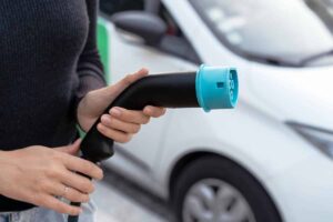 Recharge sans fil et ultra-rapide : les nouvelles tendances pour les véhicules électriques