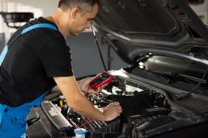 Les composants électriques les plus sujets aux pannes dans les voitures selon les ateliers mécaniques