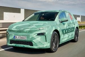 Avant-première officielle du Skoda Elroq, l'alternative au Volvo EX30 et au KIA EV3 avec près de 600 km d'autonomie