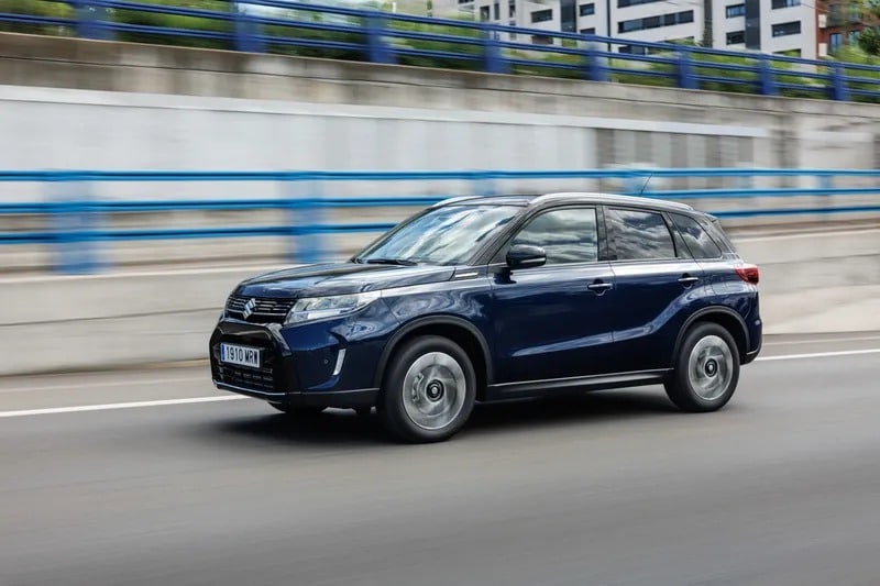 Sur le plan dynamique, le Suzuki Vitara est exactement ce que nous attendons de lui : confortable, agile et silencieux.