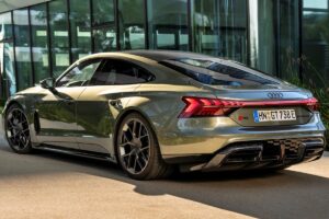 Elle a la sobriété typique d'Audi, mais avec 925 ch et plus de qualité qu'une Tesla Model S.