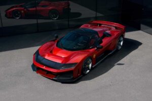 Ferrari présente le F80, un hypercar hybride de 1200 chevaux,