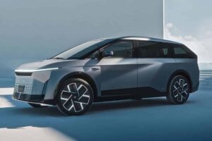 Ce grand monospace électrique a une autonomie de 650 km et est fabriqué par la même entreprise que votre iPhone