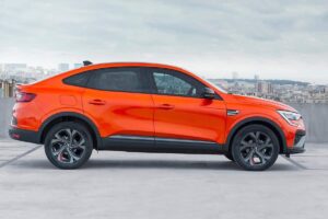 Ce SUV hybride pulvérise Toyota et Nissan ! Prix mini, coffre GÉANT... Et devinez quoi ? Il est 100% FRANÇAIS !