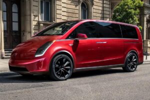 Tesla prépare-t-il un monospace électrique ? Elon Musk répond par l'affirmative, mais patience...