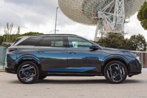 Essai du Peugeot 5008 : le SUV familial qui combine espace, confort et style