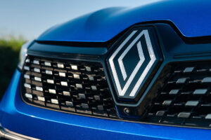 Surprise : La Renault 5 revient aussi en hybride, le retour inattendu d'une légende