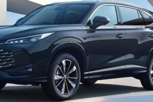 Note parfaite aux crash-tests : ce SUV hybride décroche la note maximale face aux RAV4 et Kuga