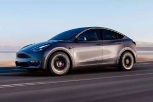 Tesla ambitionne de vendre 500 000 voitures électriques de plus en 2025 : pari fou ou vision réaliste ?