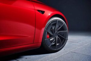 Tesla Model 3 : succès électrique, mais fiabilité sous les projecteurs