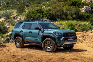 L'arme secrète de Toyota : le Land Cruiser low-cost qui fait trembler les 4x4 de luxe