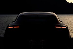 Le futur électrique de Ferrari surprend : premières images et sons du mythe