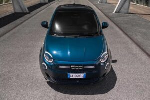 La FIAT 500 électrique dans tous ses détails : pourquoi cette citadine branchée affole les ventes ?