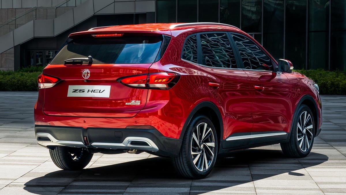 Vue arrière du MG ZS Hybrid+ montrant son design élégant et familial