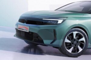 Cette citadine hybride casse les records : 4,5L/100km et fabrication espagnole