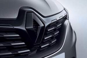 Renault mise sur les hybrides simples et l'électrique pour redéfinir sa stratégie verte