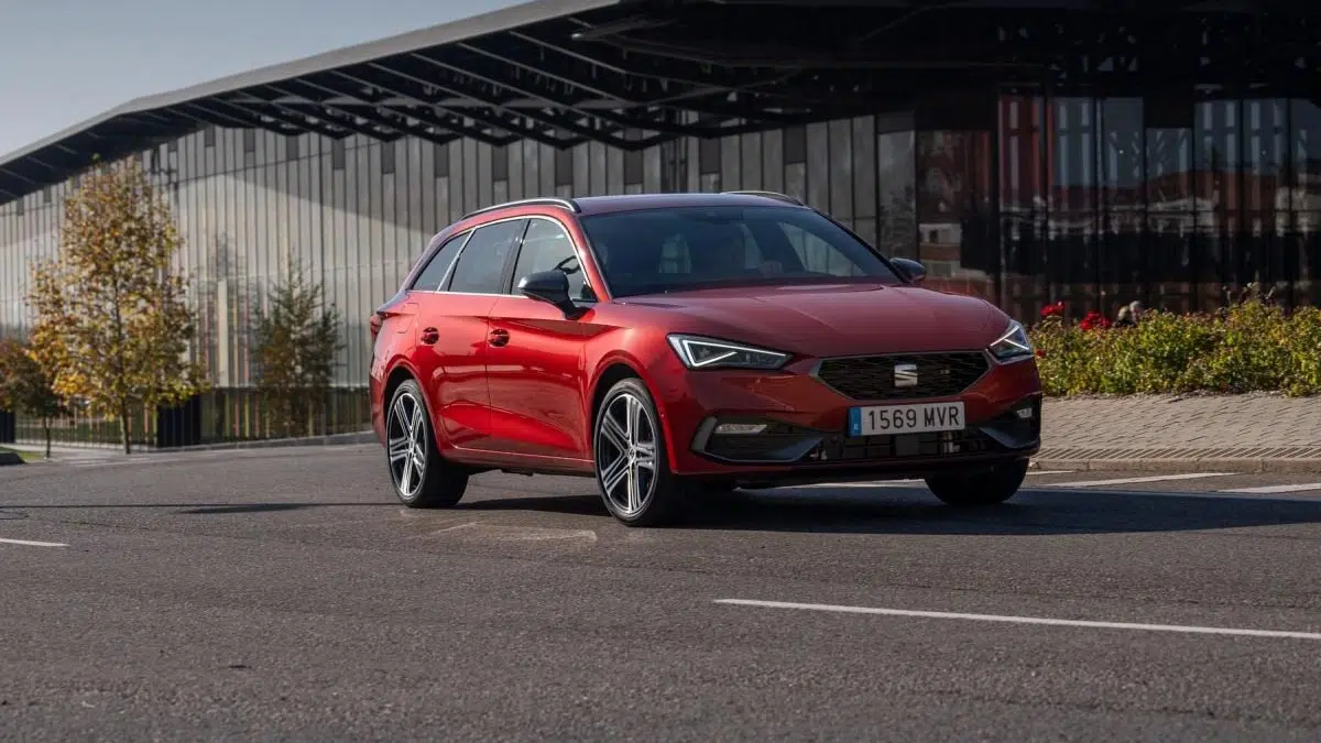 La SEAT León e-Hybrid 2025