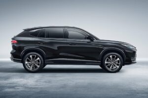 Le SUV hybride qui voit grand : 100 km en électrique et prix imbattable
