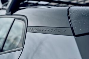 428 ch et esprit baroudeur : ce SUV premium électrique réinvente le 4x4