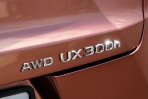 L'offensive premium de Lexus : l'UX 2025 déploie 200 ch d'hybridation et un design affûté pour conquérir les fans des SUV allemands
