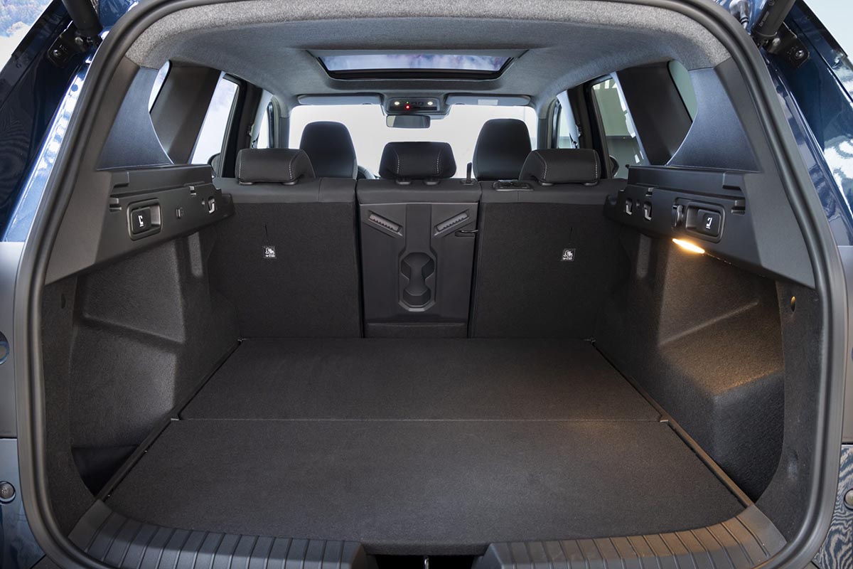 Coffre du Dacia Bigster 2025 en configuration 5 places avec grand volume de chargement