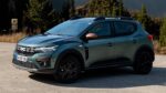 Avant du Dacia Sandero 2025 avec signature lumineuse LED en Y