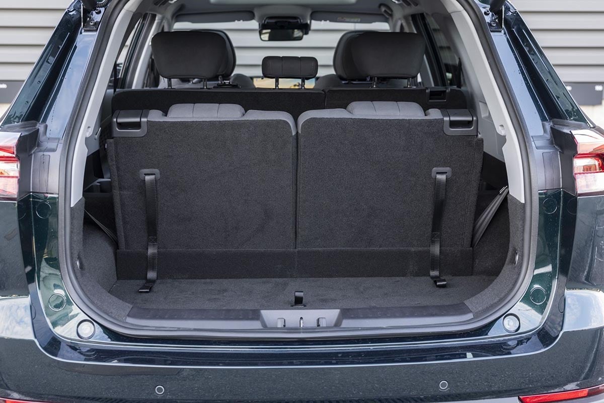 Coffre Ebro S800 en configuration 5 places avec 889 litres de volume