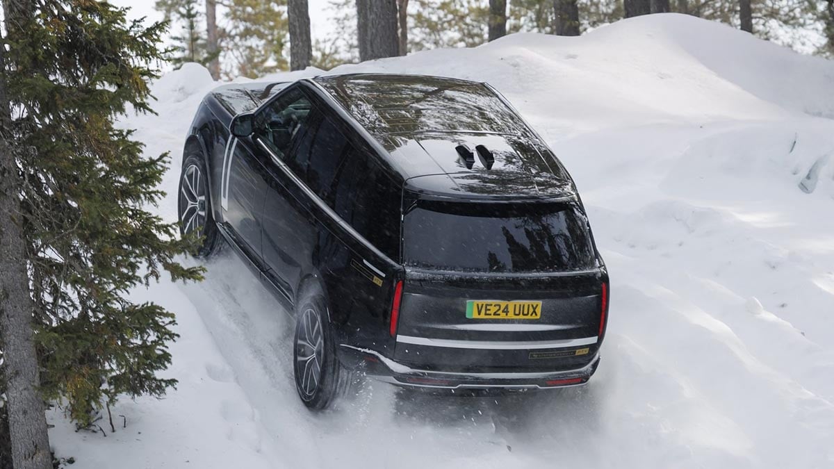 Arrière du Range Rover Électrique 2025, feux verticaux LED et lignes épurées