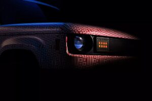 Pick-up électrique Slate proposé à 20 000 dollars avec soutien de Jeff Bezos, transformable en SUV et positionnant Amazon devant Tesla dans la course à l'électrique accessible.