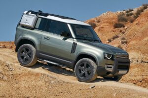 Premier aperçu du nouveau Defender compact de Land Rover, photographié lors d'essais.