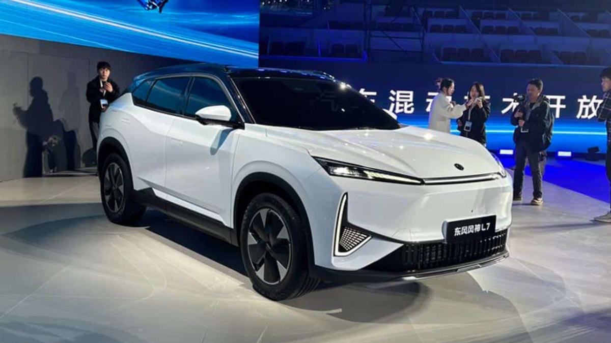 Avant du Dongfeng Aeolus L7 avec calandre imposante et signature lumineuse moderne