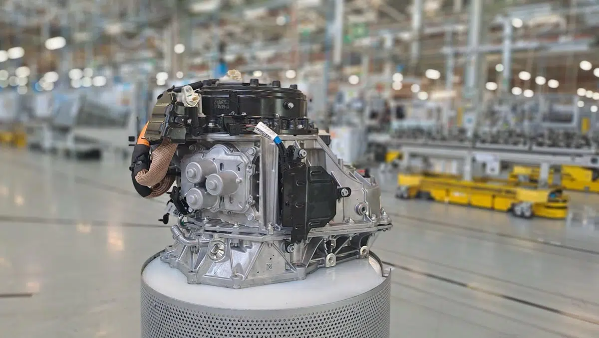Exposition du groupe motopropulseur hybride Renault-Geely conçu par Horse Powertrain