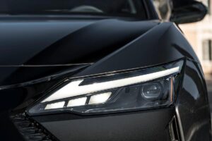 Lexus NX PHEV 2025 : L'hybride rechargeable qui redéfinit le luxe écologique