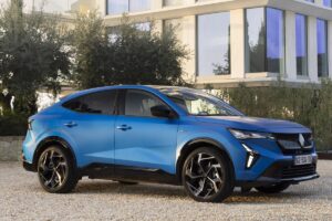 Renault renoue avec son ADN sportif : le Rafale E-Tech 4x4 de 300 ch à l'essai