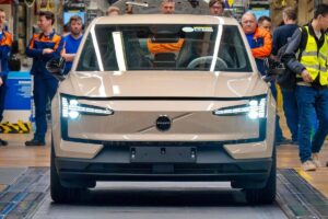 Le Volvo EX30 : un SUV électrique compact plébiscité en Europe