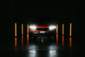 Fiat Tipo 2025 en finition diesel Multijet mise en scène sur route pour la promotion de mai
