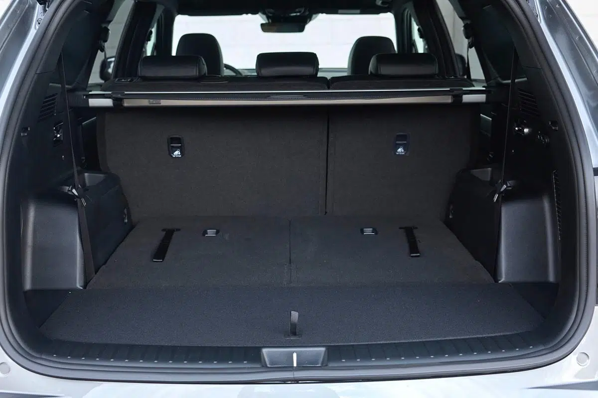 Coffre du Kia Sorento 4x4 avec seuil plat et configuration 7 places