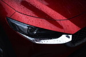 Mazda CX-30 2025 : le SUV compact qui résiste à la mode hybride