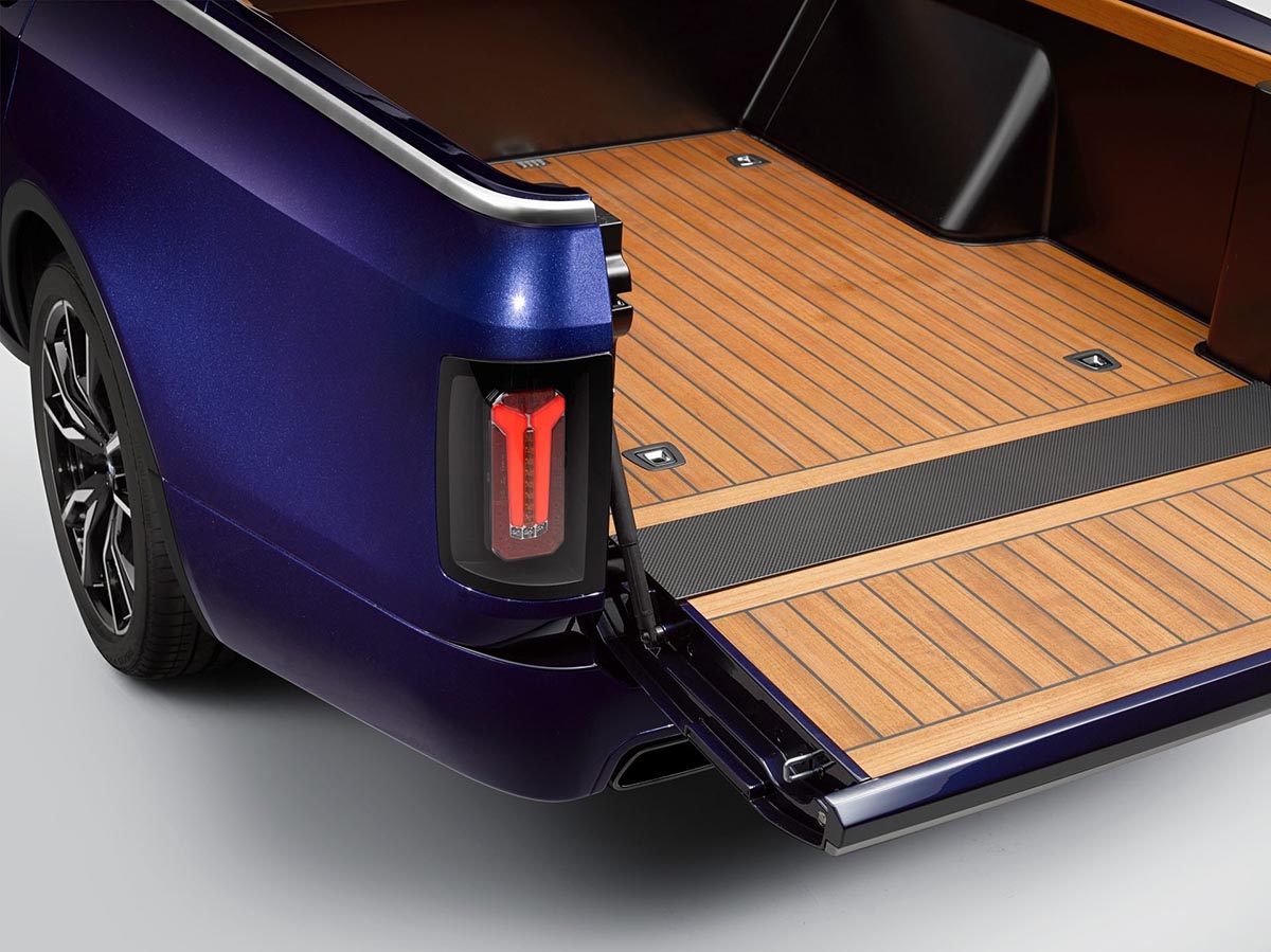 Coffre-benne du BMW X10 pick-up concept avec protections et système d’arrimage