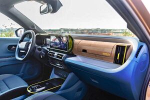 Fiat Grande Panda 2025 jaune vue trois-quarts avant, citadine hybride à 99 € par mois en France