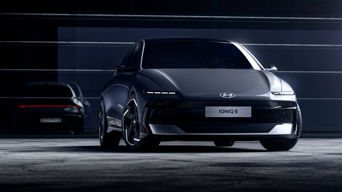Hyundai IONIQ 6 2025 avant avec signature lumineuse moderne et calandre fermée