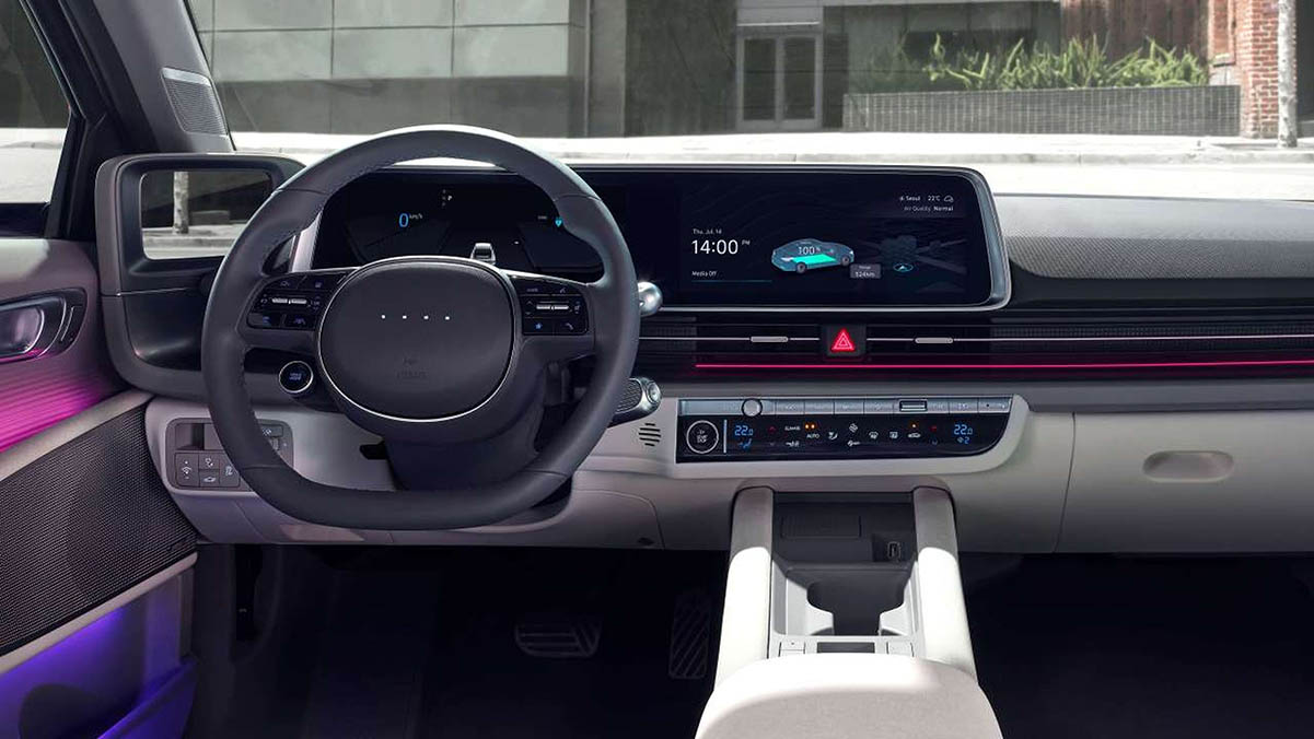  Intérieur Hyundai IONIQ 6 2025 avec double écran numérique et volant multifonction