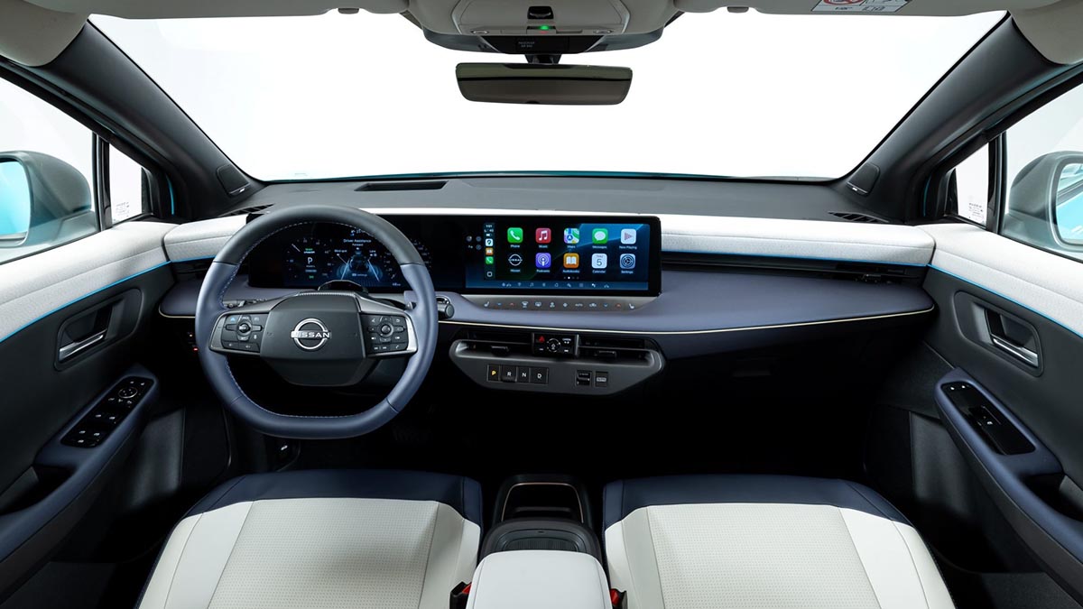 Intérieur Nissan LEAF 2026 avec double écran 14,3 pouces et volant multifonction