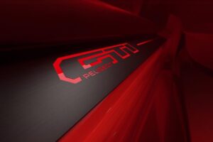 Nouvelle Peugeot GTi sportive avec badge distinctif et allure dynamique