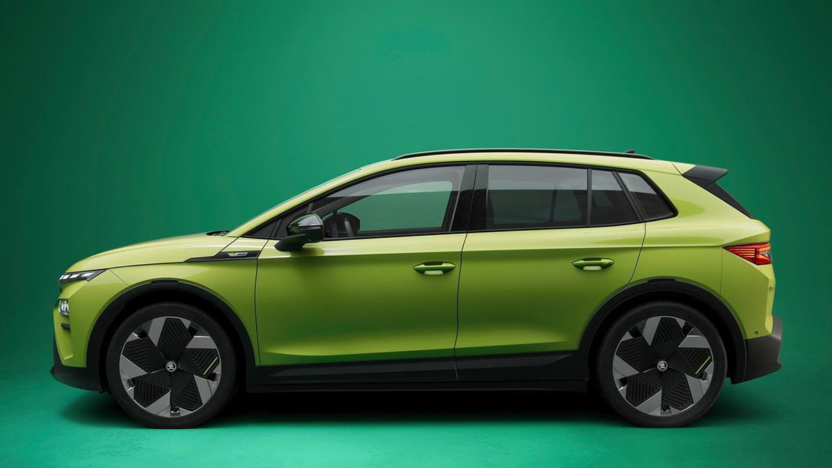 Profil latéral du Skoda Elroq RS 2025, SUV électrique sportif avec jantes de 21 pouces
