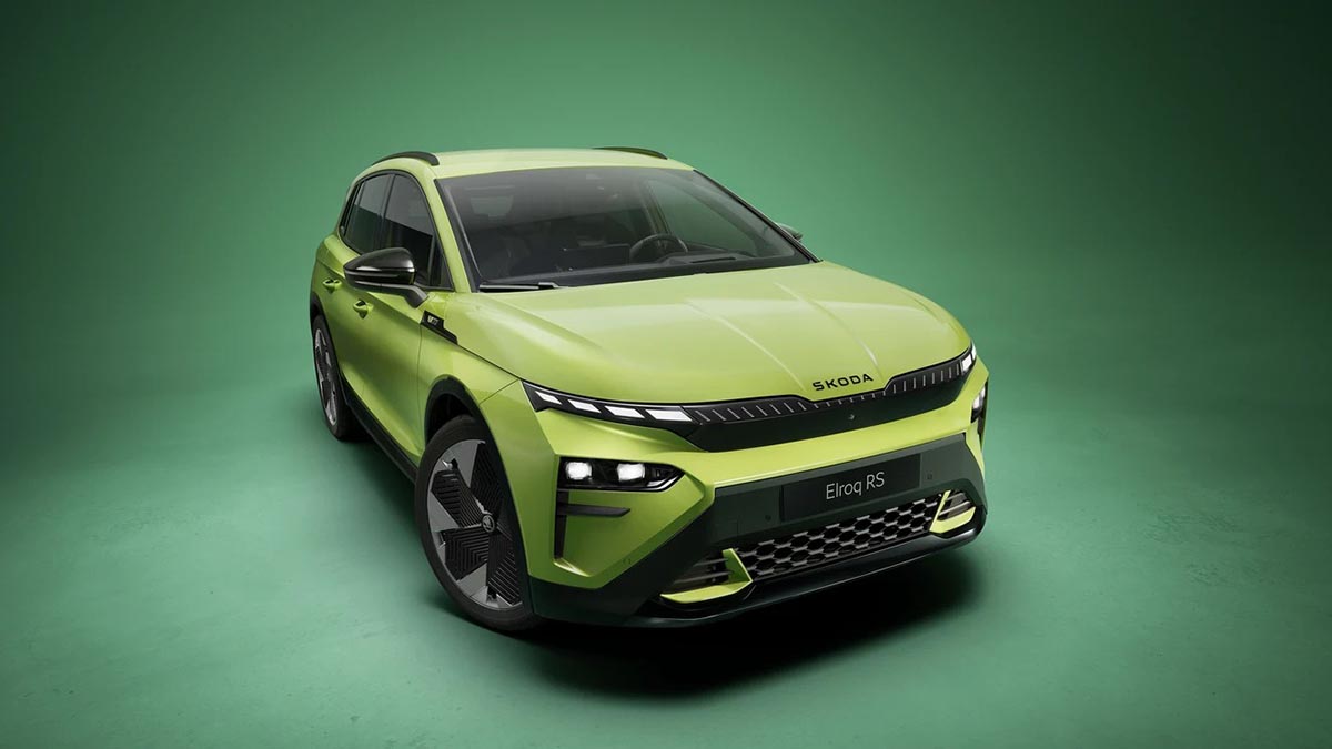 Face avant du Skoda Elroq RS avec calandre Tech-Deck noire et feux Matrix LED