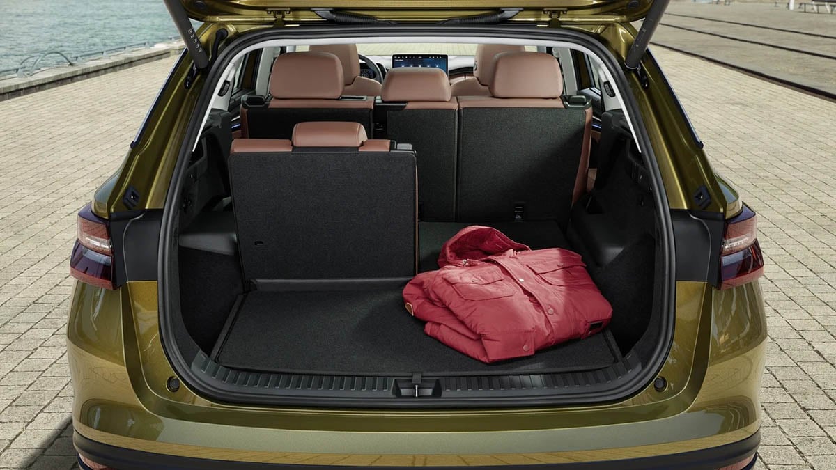 Skoda Kodiaq PHEV coffre ouvert SUV hybride rechargeable volume de chargement 745 litres